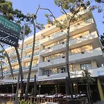 9 Line Aparthotel