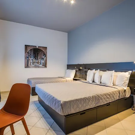 9 Line Apartmanhotel 4*