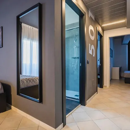 9 Line Apartmanhotel