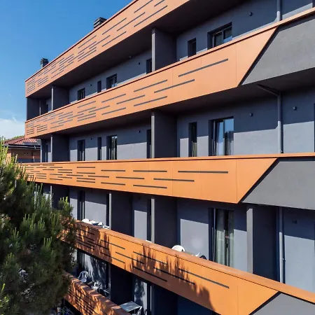 Apartmanhotel 9 Line 4*