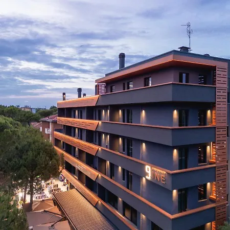 9 Line Apartmanhotel