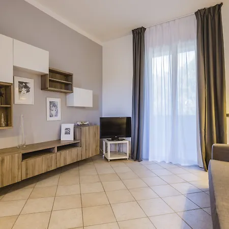 9 Line Apartmanhotel 4*