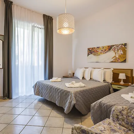 9 Line Apartmanhotel 4*