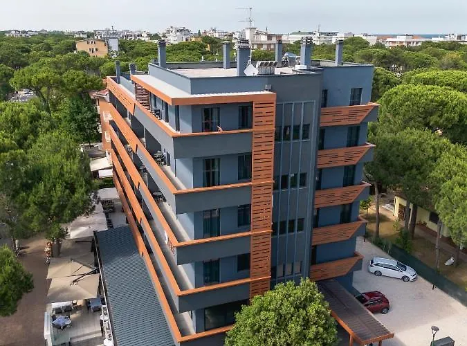 9 Line Aparthotel 4*