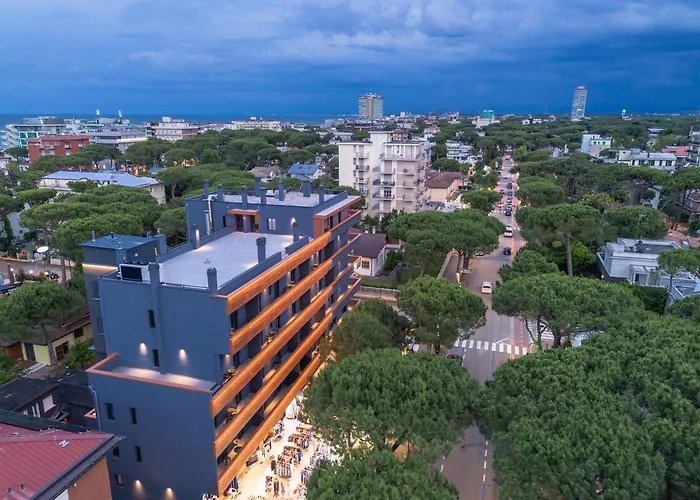 9 Line Aparthotel 4*