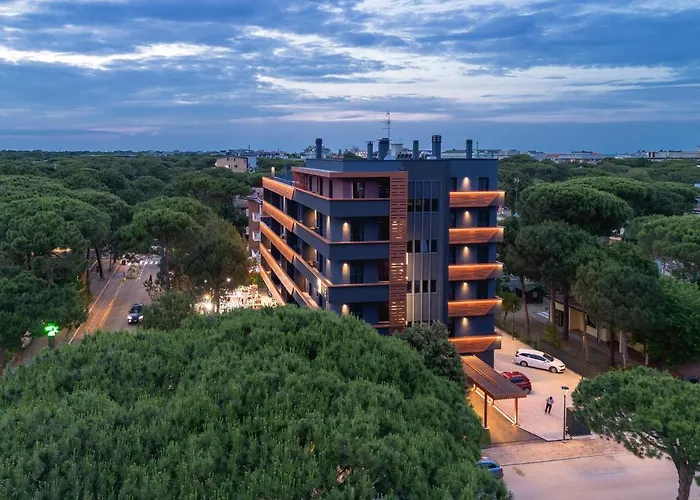 9 Line Apartahotel 4*